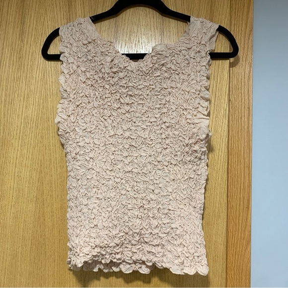 Vero Moda Textured Crinkle Sleeveless Top in Neutral - Size Large - Picture 3 of 5